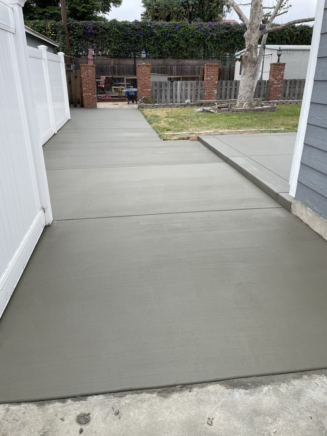 Side-Yard Walkway Pour